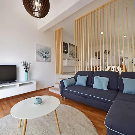 Cvit 2 By Interhome Appartement Klenovica