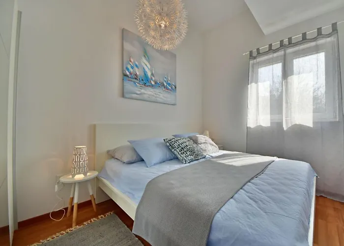 Cvit 2 By Interhome Appartamento Klenovica