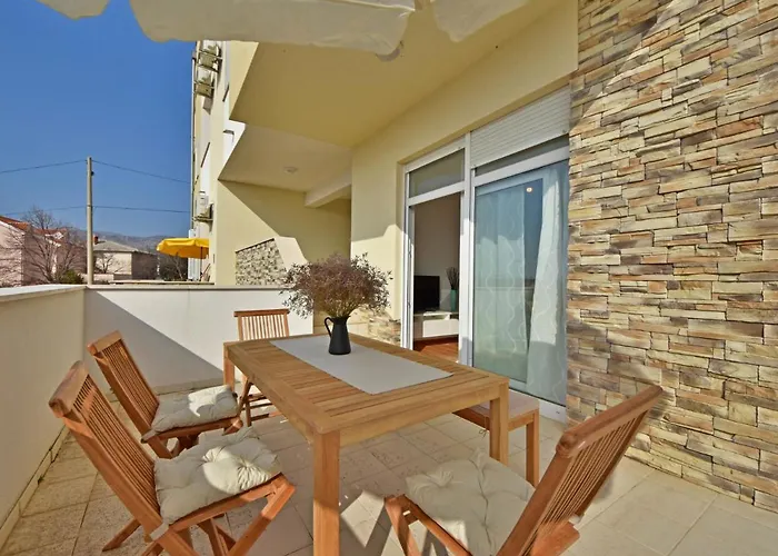 Appartamento Cvit 2 By Interhome